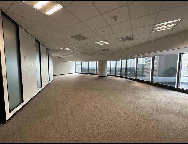 1,039M² OFFICE TO LET IN SANDTON CENTRAL